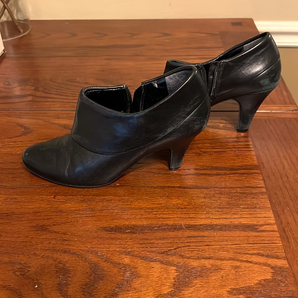 Arturo Chiang Black Ankle Bootie